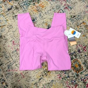 Vuori Lavender Short Sleeve Leggings